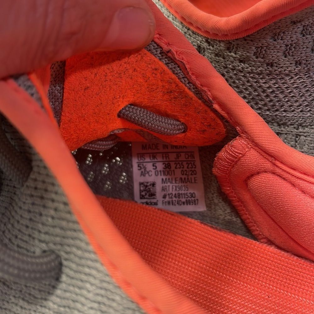 YEEZY boost woman’s  tennis shoes. - Picture 10 of 13